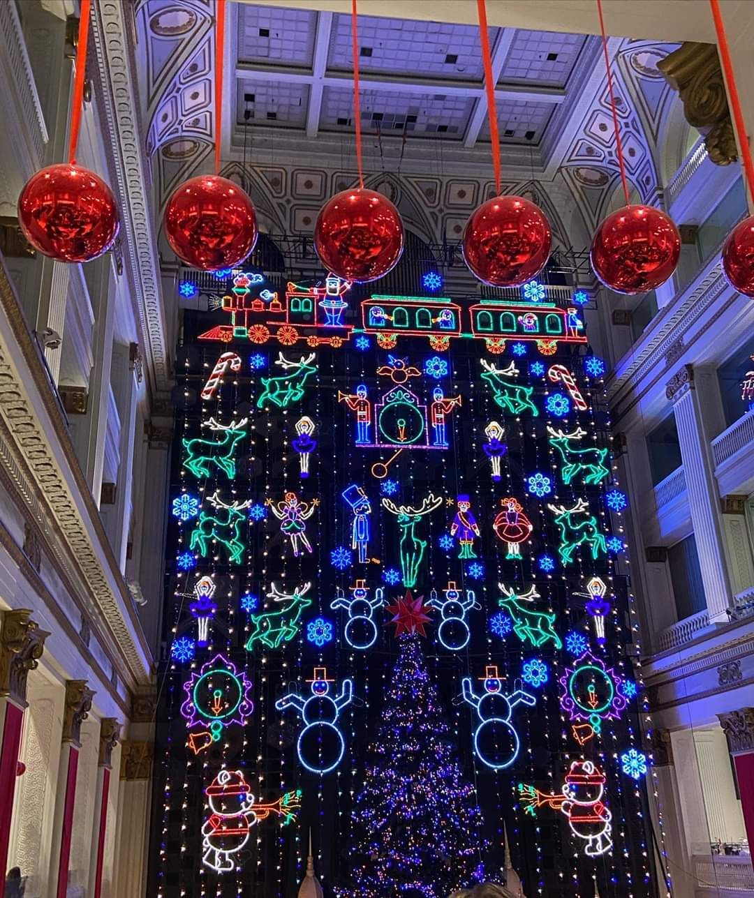 Macy's Christmas Light Show The Constitutional Walking Tour of